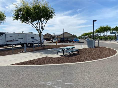 Flag City RV Resort | Lodi, CA
