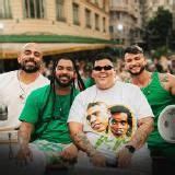 AQUELE LUGAR - Grupo Menos É Mais - LETRAS.COM