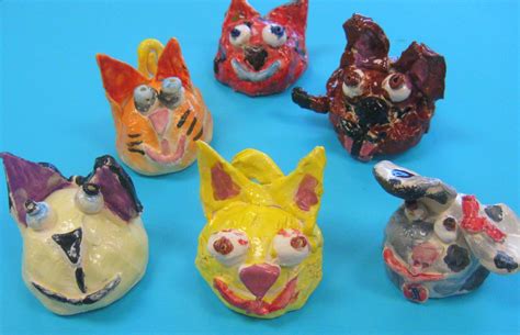 Cassie Stephens: In the Art Room: Pinch Pot Pets