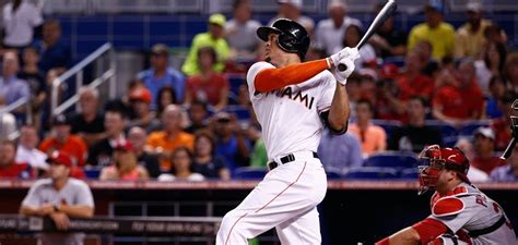 Michael Jordan y Derek Jeter compran los Miami Marlins de la MLB junto ...