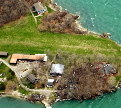 Lagniappe's Lair: Lake Erie oddities: Rattlesnake Island