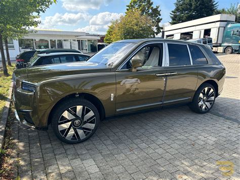 Rent Rolls-Royce Cullinan 2025 in San Marino – The New Benchmark in ...