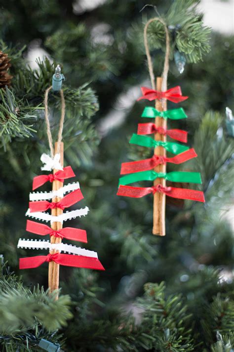 DIY Christmas Tree Ornaments to Make With Your Kids