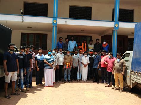 Manipal Local People 的图像结果