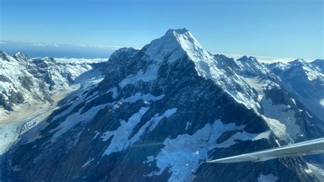Survol du Mont Cook - Ile du Sud, Nouvelle-Zelande - Wheeled World