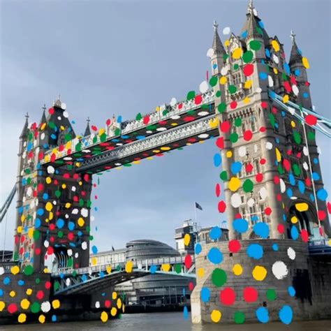 Louis Vuitton Uses AR To Cover Landmarks In Yayoi Kusama Polka Dots