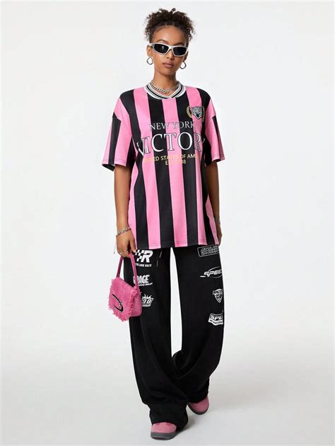 Coolane Women's Blockcore Pink Fashionable Striped Graphics V-Neck ...