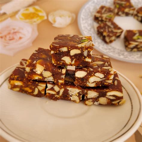 Buy Healthy Anjeer Dryfruit Barfi - 400gm on SweeDesi