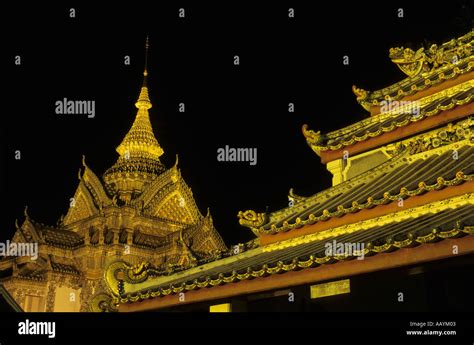 is wat pho in november 1 in bangkok due to queen