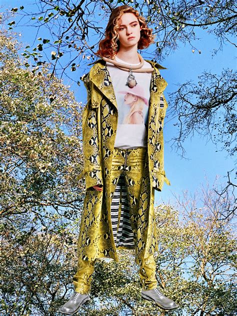 Lady Gaga “Joanne” Merchandise Line and Synchrodogs | Vogue