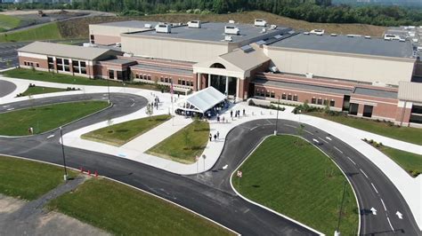 Students, parents get first look at new Wilkes-Barre Area High School | wnep.com