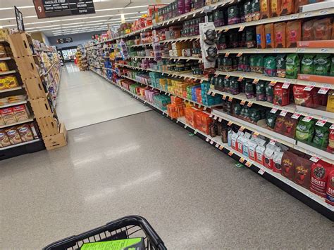 GIANT EAGLE SUPERMARKET - 1050 Mountain Laurel Plaza Route 30, Latrobe ...