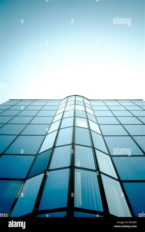 Building Glass Window 的图像结果