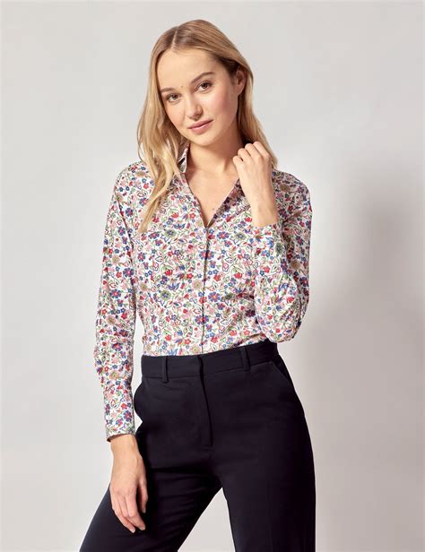 Women's White & Green Floral Cotton Stretch Fitted Shirt | Hawes & Curtis