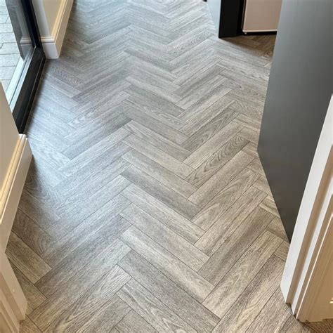 Vinyl Plank Flooring | LVP Floor Installation | Residential Floors