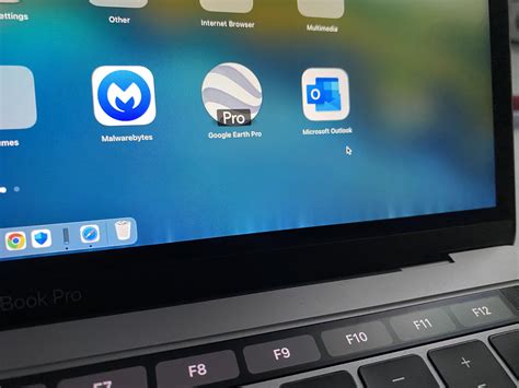 Is this Flexgate? 2018 Apple MacBook Pro 13" (A1989) : r/macbook