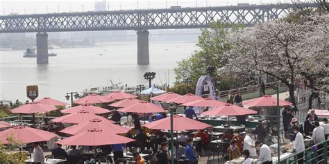 Restaurantes cerca del Holiday Inn Wuhan Riverside