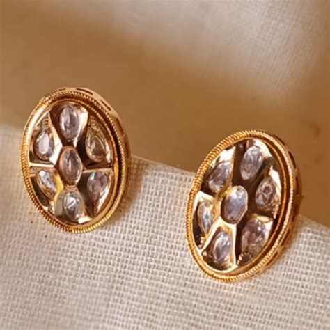 Maharani Oval Shape Kundan Studs – Kansya
