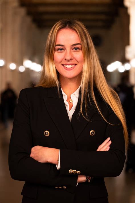 PRÉSENTATION INDIVIDUELLE 11/23 – PROMOTION 2023-2024 – Isaline ...