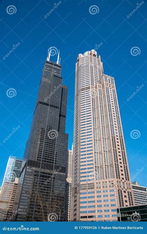 Willis Tower Behind the 311 South Wacker Drive Editorial Photo - Image ...