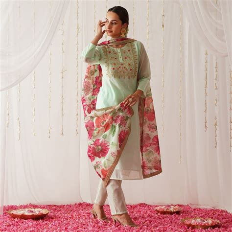 Buy Mint Green Embroidered Chanderi Kurta Set for Women | Rustorange