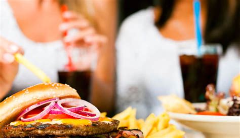 10 Best Ways to Treat Sensitive Teeth Naturally - lifeberrys.com