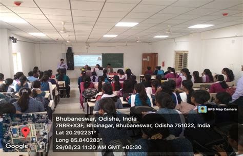 Rama Devi Women's University,Bhubaneswar