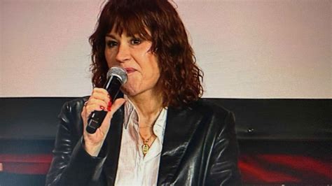 Molly Ringwald Gets Emotional, Judd Nelson Talks Who Was Legal at ...