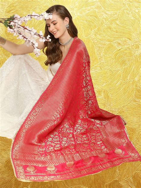 Pink Banarasi Floral Jaal Dola Silk Dupatta With Gold Border – Dupatta ...