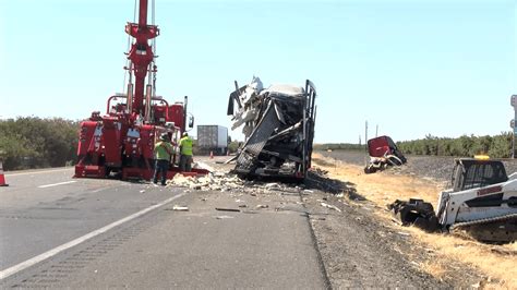 Deadly crash closes lanes on Hwy 99 in Madera County | CBS47 and KSEE24 ...