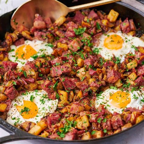 Corned beef hash and eggs – Artofit