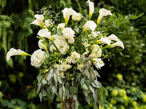 From Ceremony to Dance Floor: 12 Dramatic Ceiling Decor Ideas to ...