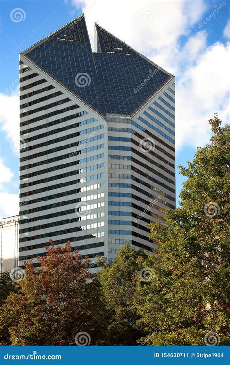 Crain Communications Building Chicago with Autumn Trees Millennium Park ...