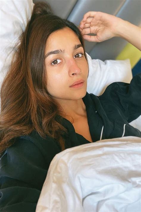 5 Ways to Use Multani Mitti For Glowing Skin Recommended by Alia Bhatt ...