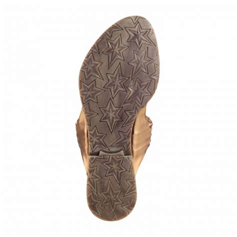 Buy Mochi Women Multi-Color Ethnic Kolhapuris Online | SKU: 32-7194-13 ...