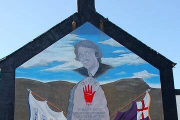 Belfast Politics and Mural Private Black Cab Tour 2024 - Viator