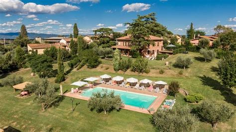 HOLIDAY HOUSE BORGO BADIA (Perugia) - Hotel Reviews, Photos, Rate ...