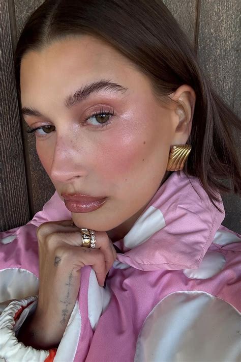 How to apply blush for an instantly lifted look, according to a makeup ...