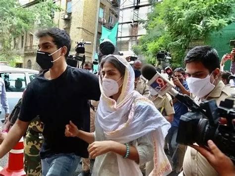 Rhea Chakraborty and Showik Chakraborty’s judicial custody extended ...