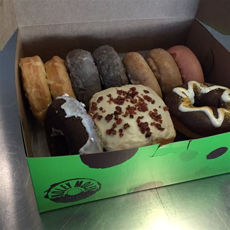 Rhubarb & Linen: Holey Moley Donuts!