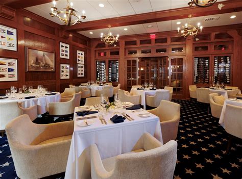 Dining & Social - Tampa Yacht and Country Club