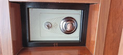 Sentry Safe Factory Code 的图像结果