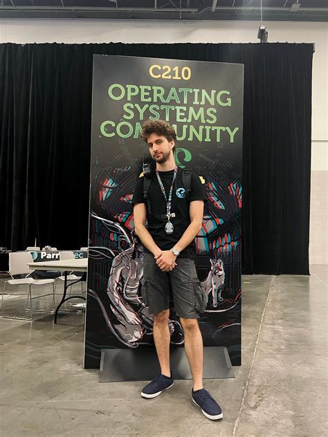 Rezultat imagine pentru Parrot Security OS