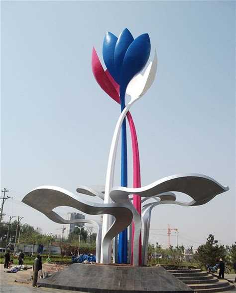 徐州不锈钢雕塑厂家如何清洁保养雕塑-千帆标识，行业经验15年，为400+企业或市政单位提供标识系统解决方案。