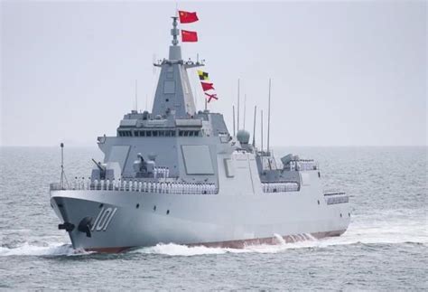 港媒盘点055型驱逐舰特性：可与部署在亚洲的其他军舰抗衡_新浪新闻