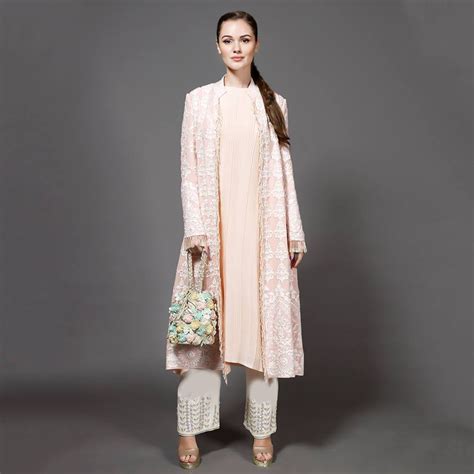 9 Designer Kurti by Manish Malhotra Options For This Wedding Season