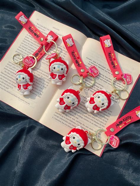 Hello Kitty Keychain – Kristore