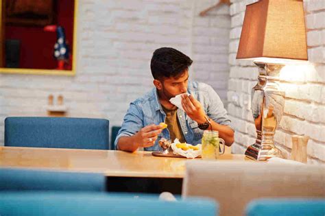 Fact Check: Does sweating while eating indicate blocked arteries?