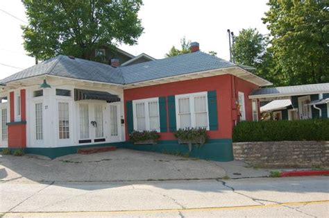 TEXACO BUNGALOW (Eureka Springs) - B&B Reviews, Photos, Rate Comparison ...