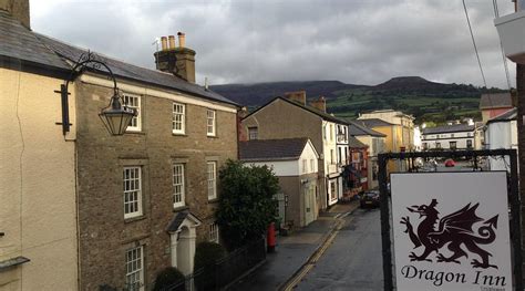 DRAGON INN CRICKHOWELL - Inn Reviews, Photos, Rate Comparison - Tripadvisor